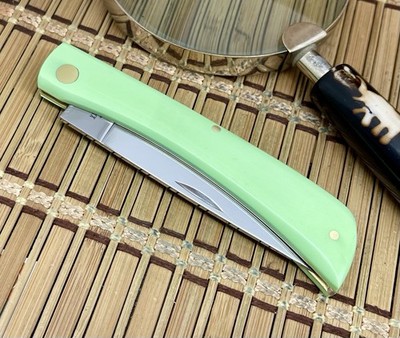 Case XX USA 2026 Smooth Mint Green 63837 Large Sod Buster Pocket