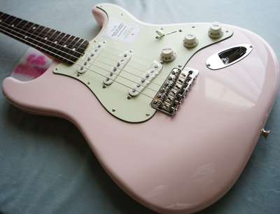 Fender Made in Japan Traditional 60s Stratocaster Shell Pink 2025