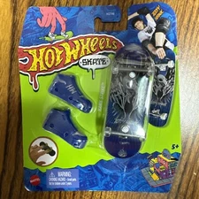 2022 Hot Wheels Skate HW Hawk Strike 3/5 Tony Hawk Finger Boards w/ Shoes