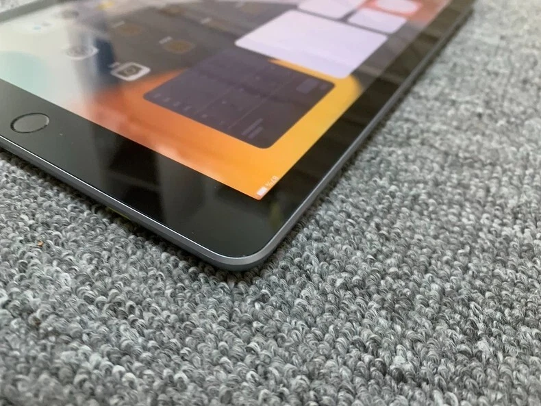 Apple iPad6 (2018) 9.7" 8MP 32GB 2GB Wi-Fi Fingerprint Quad-core 2.34 ios - Image 3 of 4