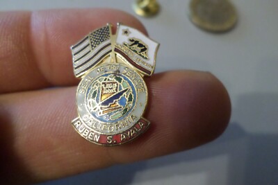 Brosche Badge Pin s Segelboot Boot CALIFORNIA RUBEN S AYALA USA Schule
