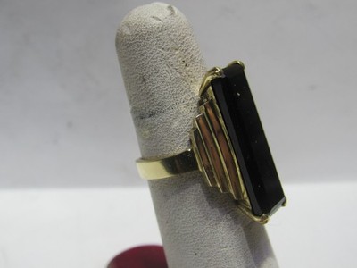 LÄNGLICHER RECHTECKIGER ONYX RING 10KT GOLD Stufendesign