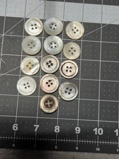 18 MOP 4 Hole Buttons 1"