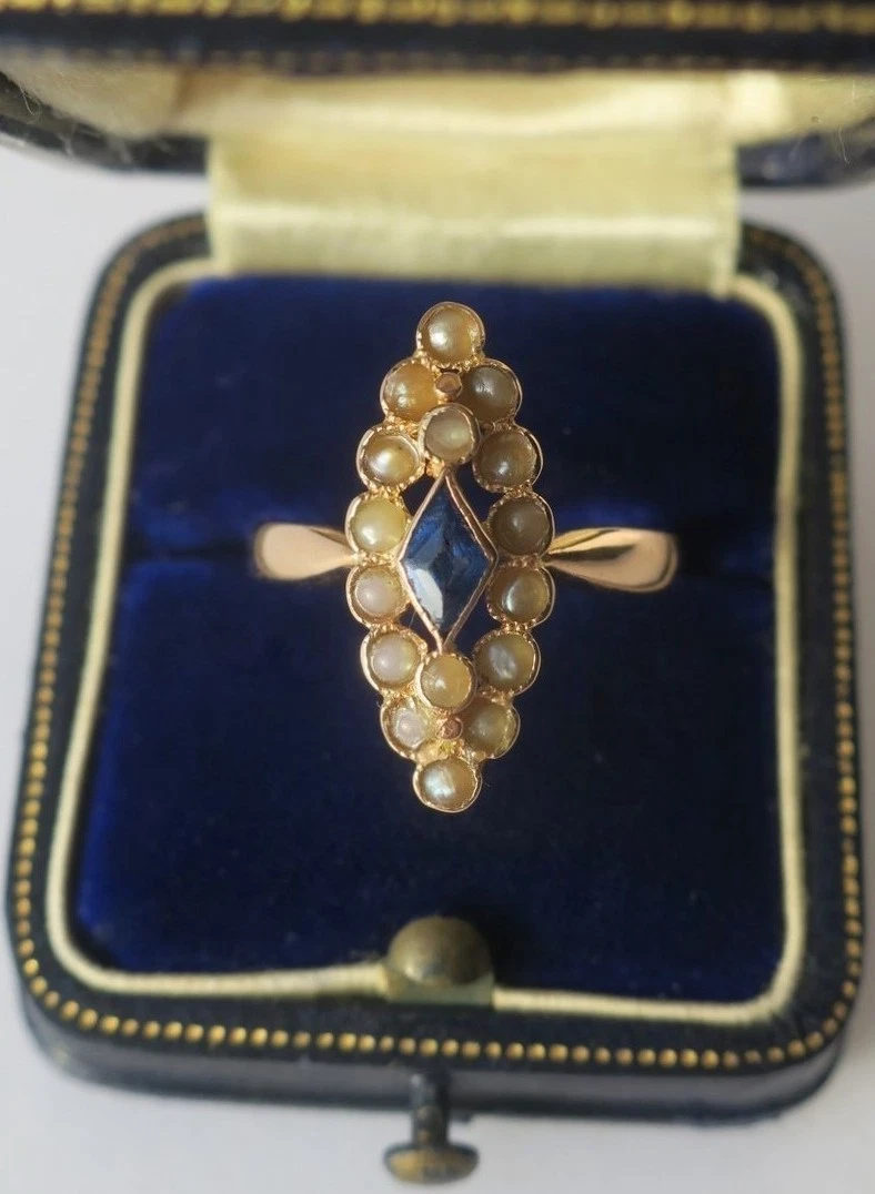 Bague En Or Jaune Avec Saphir Bleu Et Perles - Taille 56 - Style Belle Époque - Occasion Collection