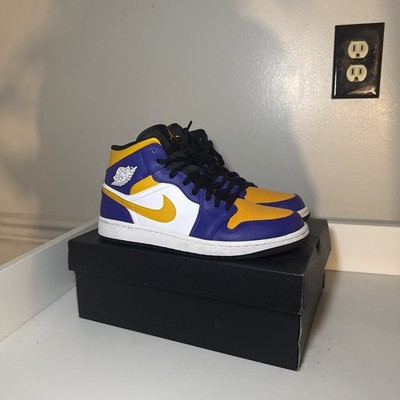 Barely Worn Men s Size 9 Air Jordan 1 Mid  Lakers 