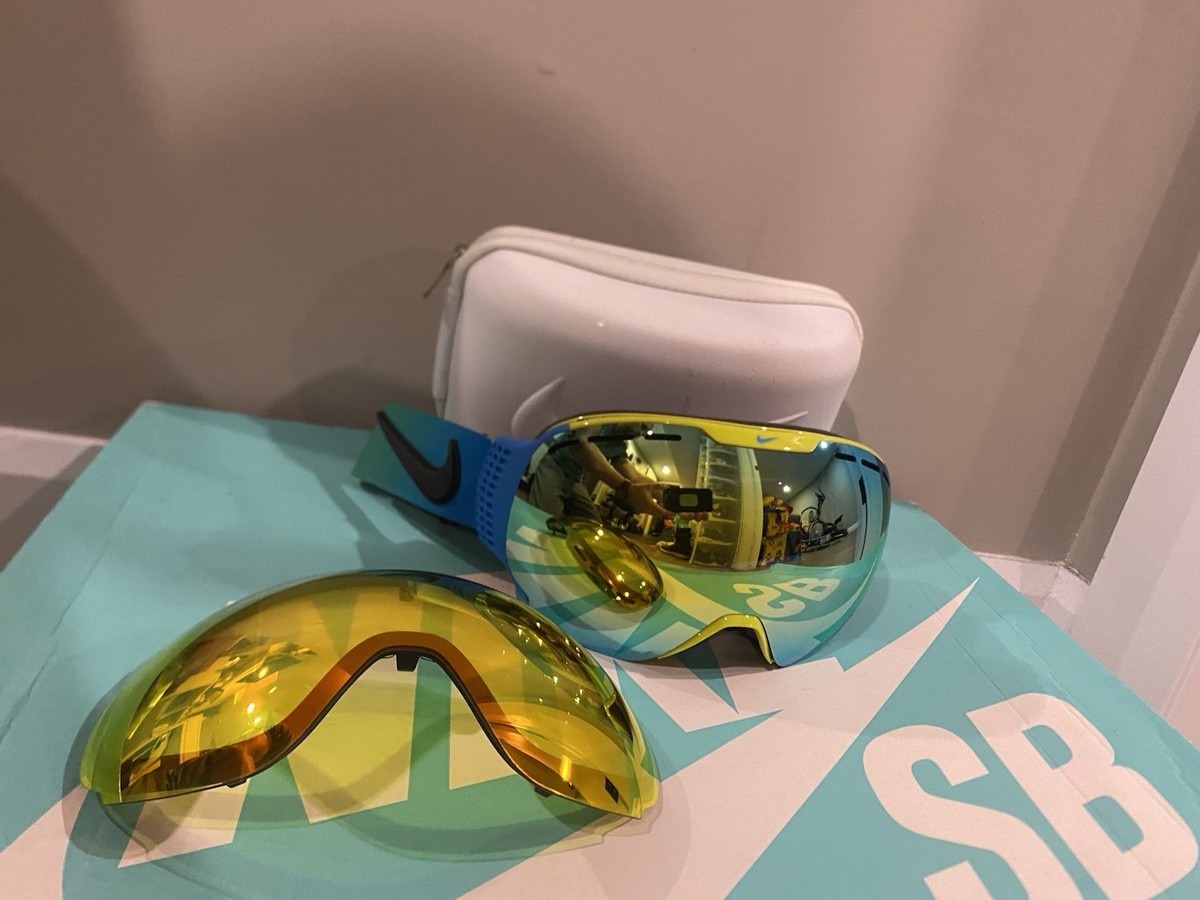 Nike Command Snowboard Ski Goggles Volt Fierce Green Photo