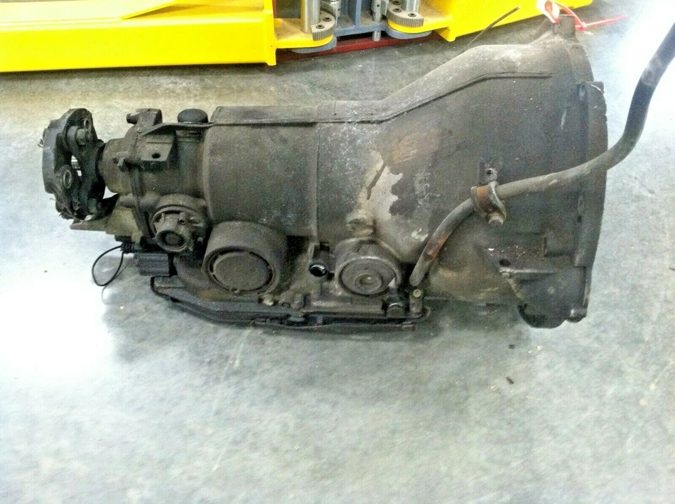 Mercedes-Benz 380sec W126 1981-1985 ~ transmisión Foto 2 de 4