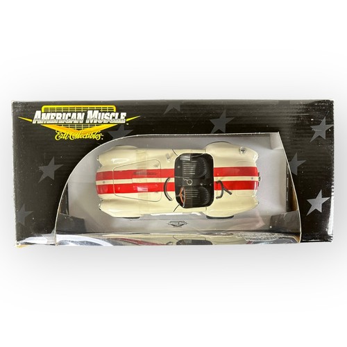 ERTL American Muscle 1965 Shelby Cobra S/C WHITE 1:18 scale - Picture 12 of 18