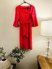 Beautiful Coral Color Adrianna Papell Cocktail Dress Size 6 (#104)