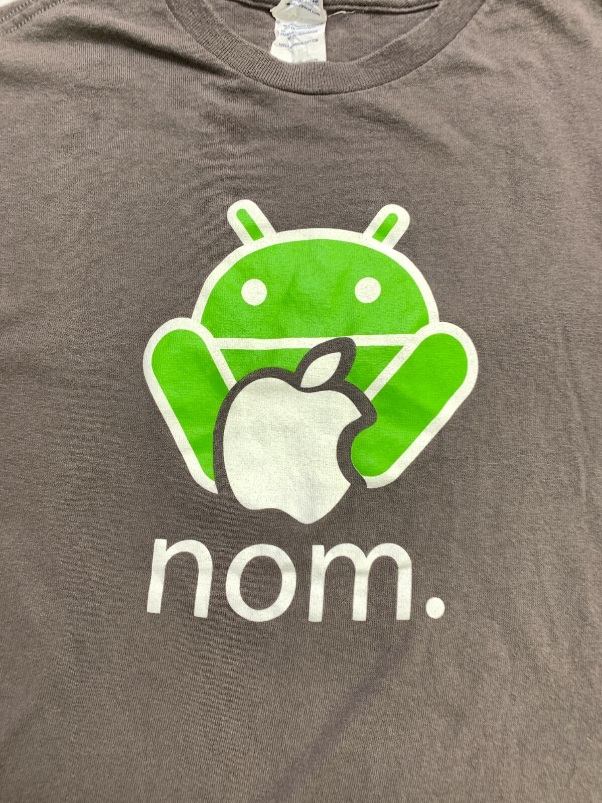 Android Eats Apple Funny Tshirt Tee Nerd PC Geek … - image 2
