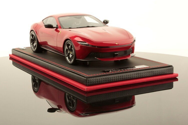 FERRARI AMALFI 2025 in ROSSO PORTOFINO 1/18scale w/Case by MR