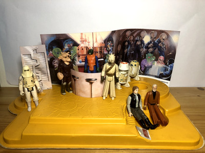 Vintage Star Wars Creature CANTINA UK Palitoy 1977 & figures Hans Solo, droids 