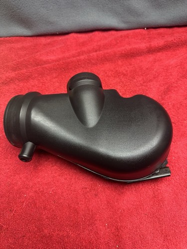 1995-1999 Chevy GMC Silverado Truck SUV VORTEC Air Cleaner Housing 15998578