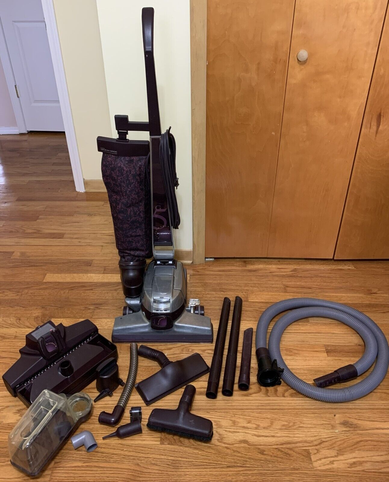 KIRBY VACUUM CLEANER UPRIGHT G4D W/TOOLS