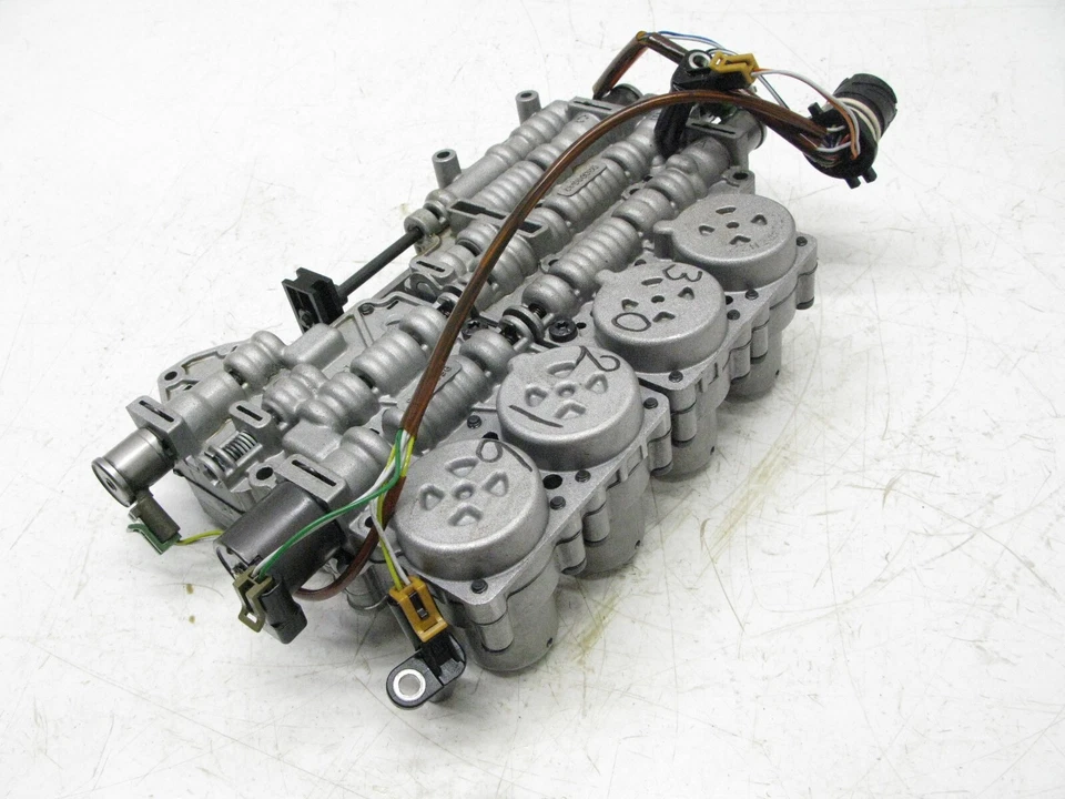 BMW E46 325i 330ci M54 2003-2006 carrocería de válvula de control de transmisión automática TCM 1 Foto 4 de 4