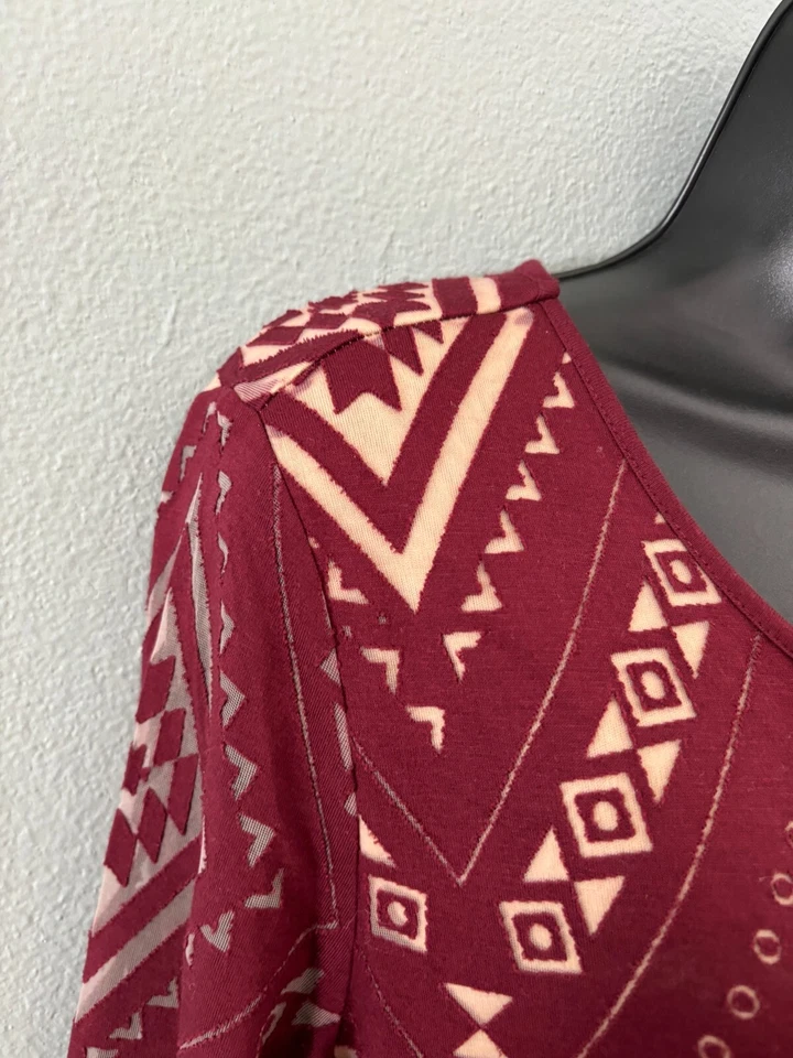 Vestido midi ceñido al cuerpo forrado borgoña manga larga Ashro para mujer talla mediana Foto 3 de 4