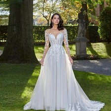 Elegant A-Line Wedding Dresses Scoop Neck Backless Lace Appliques Bridal Gowns