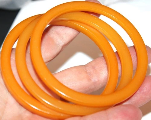 Three vintage butterscotch bakelite plastic bangle bracelets-Jewelry Lot#571