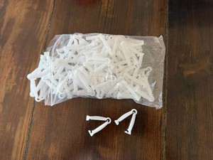90 Pieces White Umbilical Cord Clamps Disposable Umbilical Cord Clamp