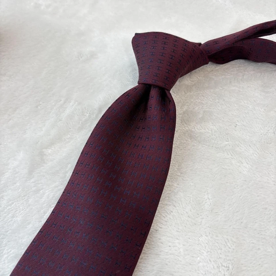 Corbata de cuello HERMES nueva sin usar púrpura azul marino patrón H casi como nueva regalo Foto 2 de 4