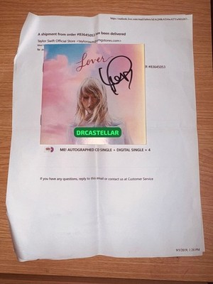 TAYLOR SWIFT SIGNED AUTOGRAPHED LOVER BOOKLET WITH HEART