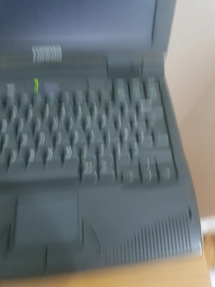 Compaq Armada 1592DT Intel Pentium MMX 12.1 Inch Vintage Laptop , Spare or Repai - Image 3 of 4