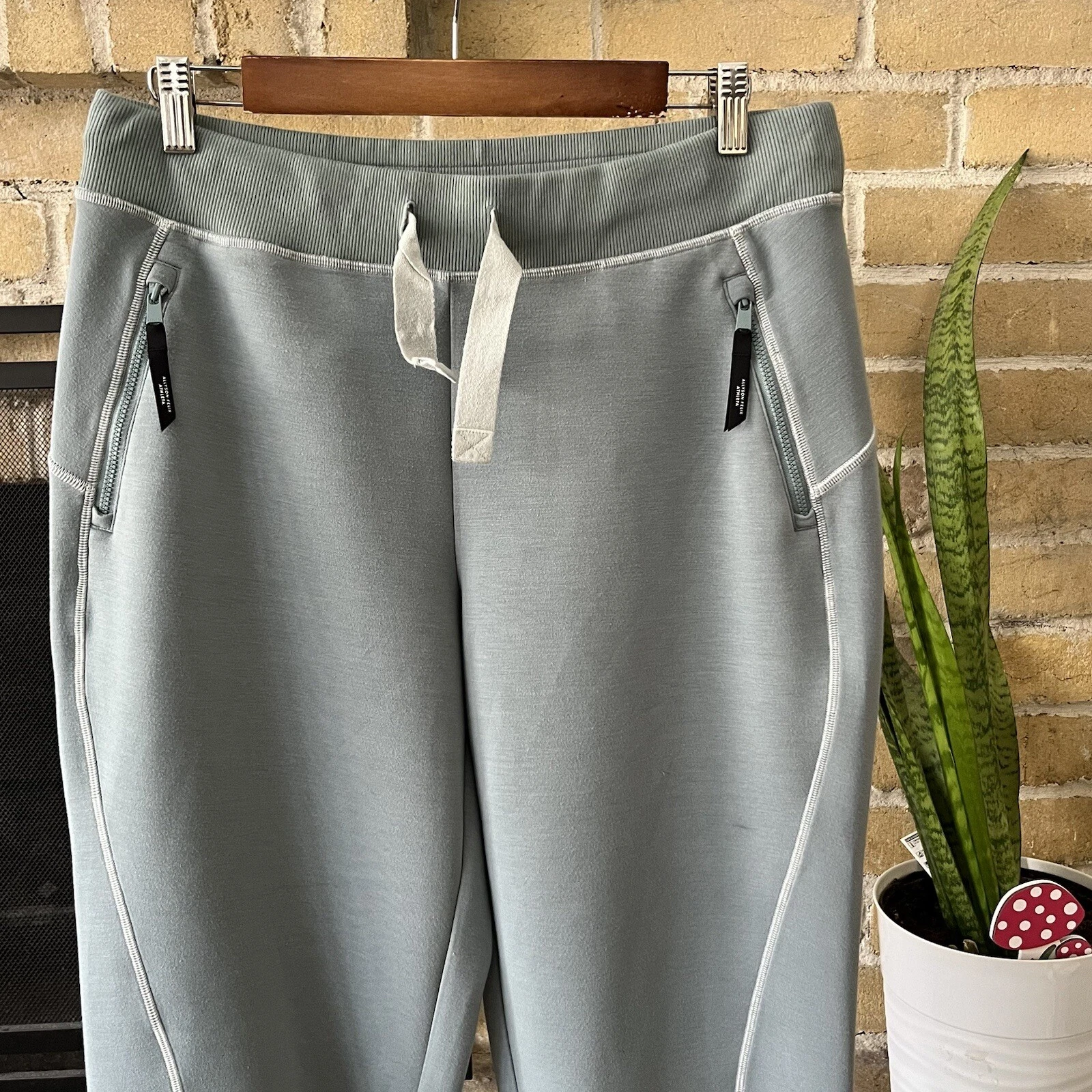 athleta allyson felix legend travel sweatpants