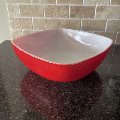 Vintage Pyrex Red Square 2 1/2 Qt Hostess Bowl Ovenware USA  #525B-025