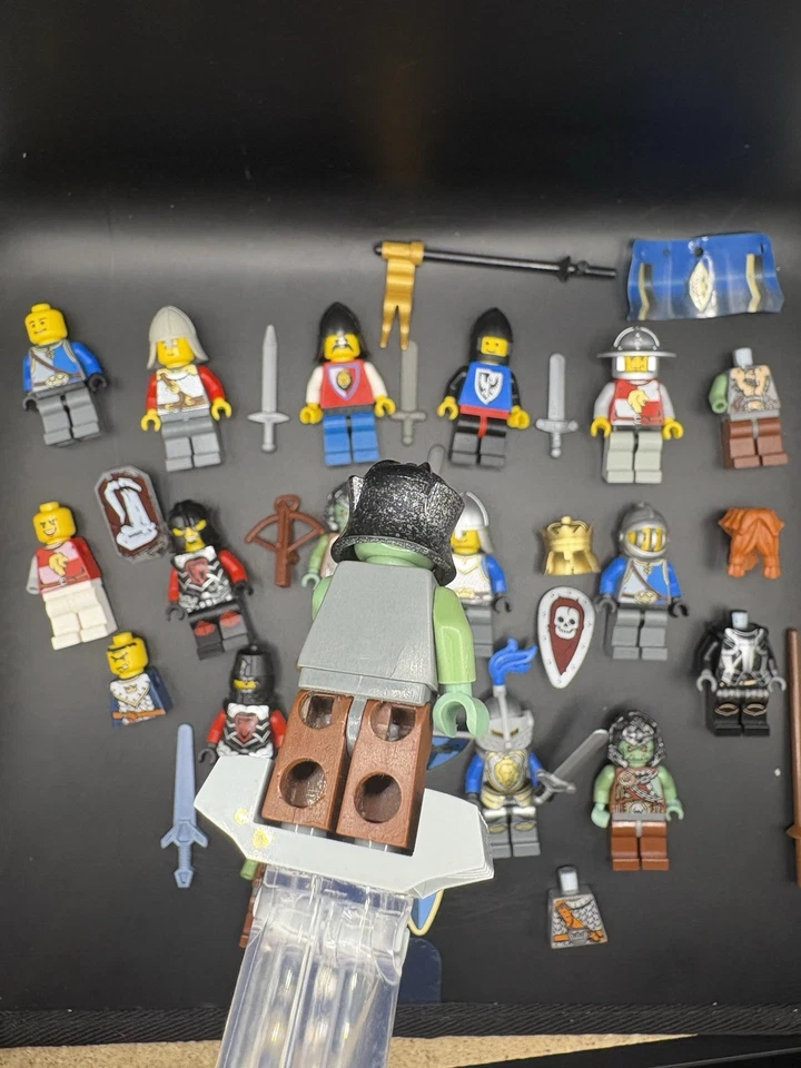 LEGO Knights Mid Evil Minifigures Lot - Image 4 of 4