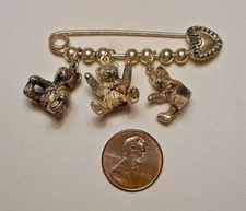 BCS Brown County Silver Safety Pin Brooch w Heart & 3 Teddy Bear Charms 22.9g