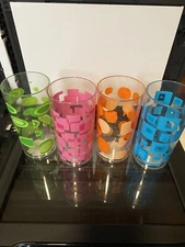Fun in the Sun Plastic Geometric Tumblers (4) 14oz & (4) 18 oz Brand NEW