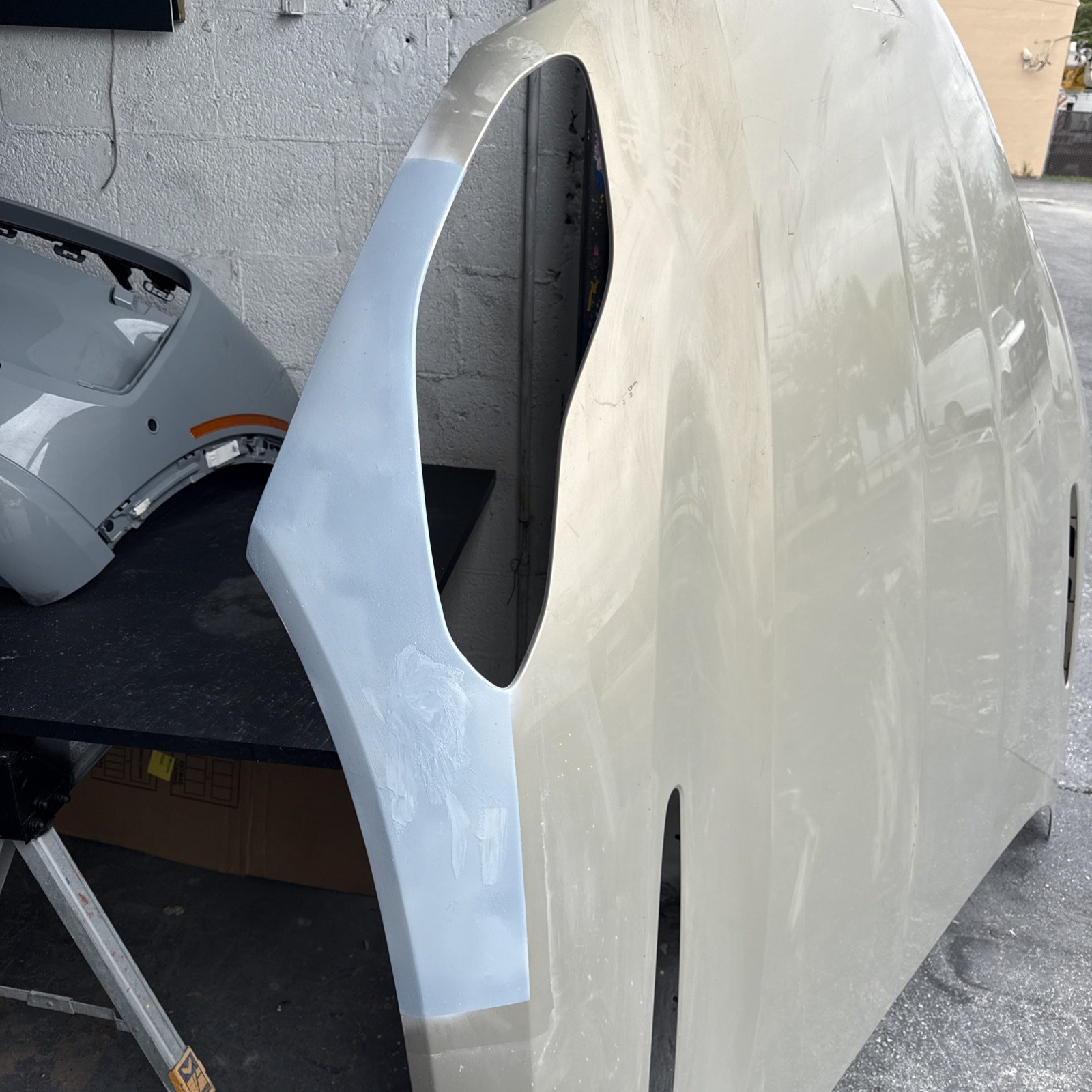 ASTON MARTIN DB11  HOOD  Bonete  2017 2018 2019 2020 2021 OEM Repaird #1038