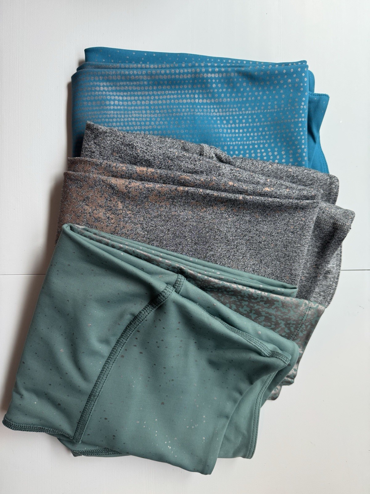 Beyond Yoga Leggings 3 Pack All Size Medium High Waisted Great Condition