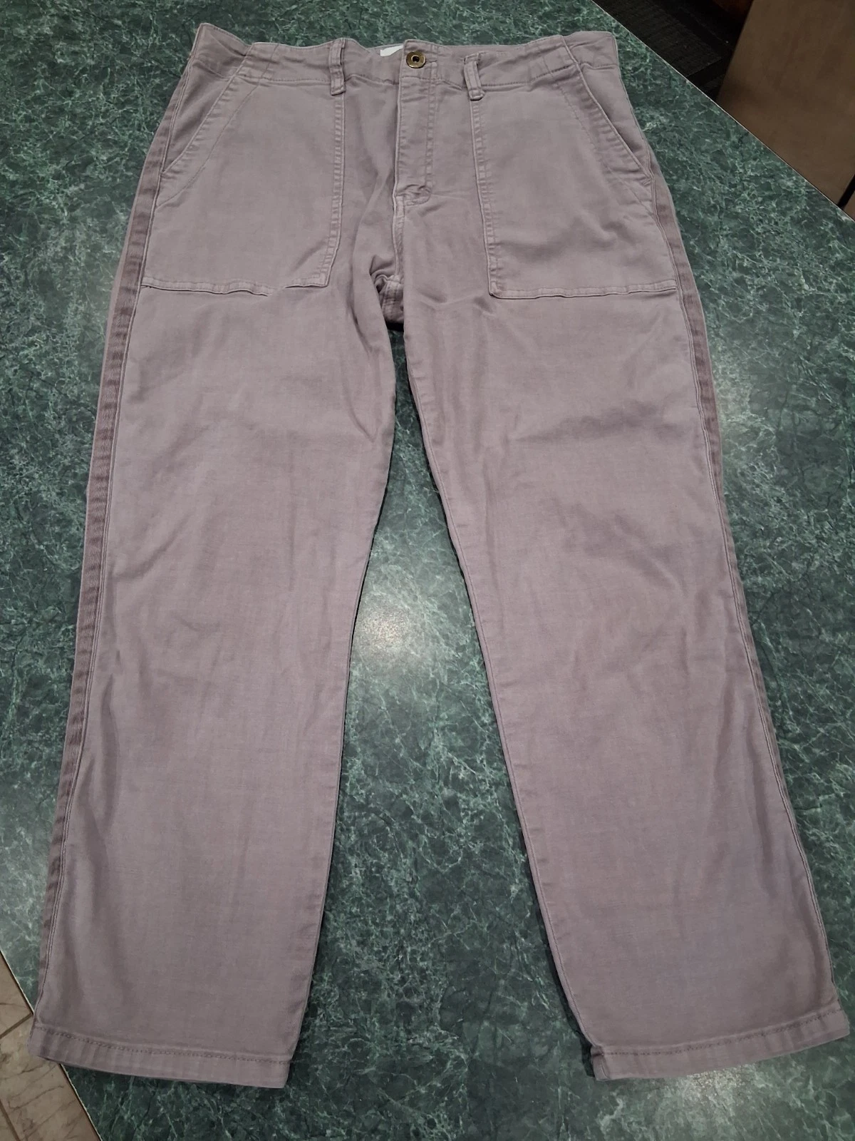 Pistola Mara Utility Straight Leg Capri Pants Womens 31 Pale Purple Side Detail
Opens in a new windo