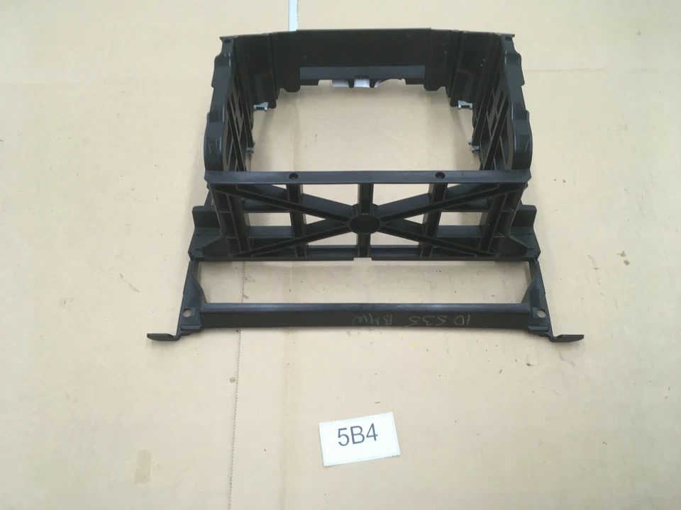 2008-2010 BMW 535xi 528 E60 RÁDIO/SUPORTE DE MOLDURA ESTÉREO SUPORTE DE QUADRO FABRICANTE DE EQUIPAMENTO ORIGINAL. - Imagem 4 de 4