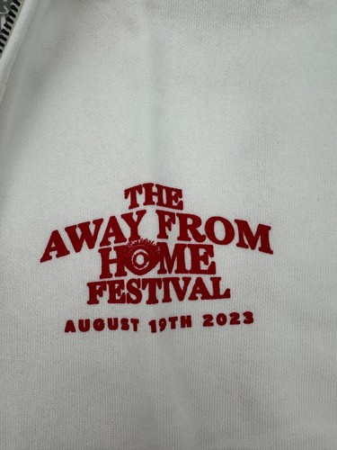 Louis Tomlinson Away From Home Festival 2023 white zip up hoodie size small - Imagen 8 de 9