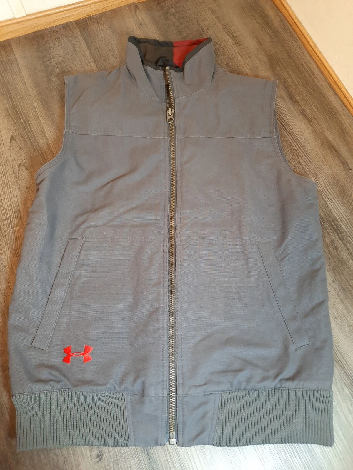Under Armour Vest Mens M gray Full Zip Pockets Field Hiking Camping