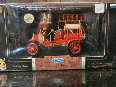 Road Signature 1914 Ford Model T Firetruck 1:18 Diecast Fire
