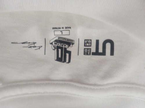 FINAL FIGHT CAPCOM 40th UT Collection Uniqlo T-shirt White US-Seller L - Picture 3 of 4