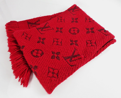 Louis Vuitton 赤 マフラー　RED Authentic LOUIS VUITTON Red Wool and Silk Logo Mania Muffler Scarf