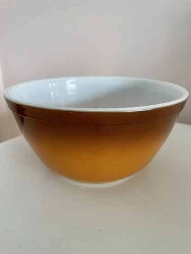 Pyrex Vintage Harvest Brown Ombre Mixing Bowl
