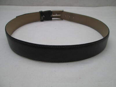 Bracelet en plaqué or, en forme de coeur ajouré, orné d'oxydes de