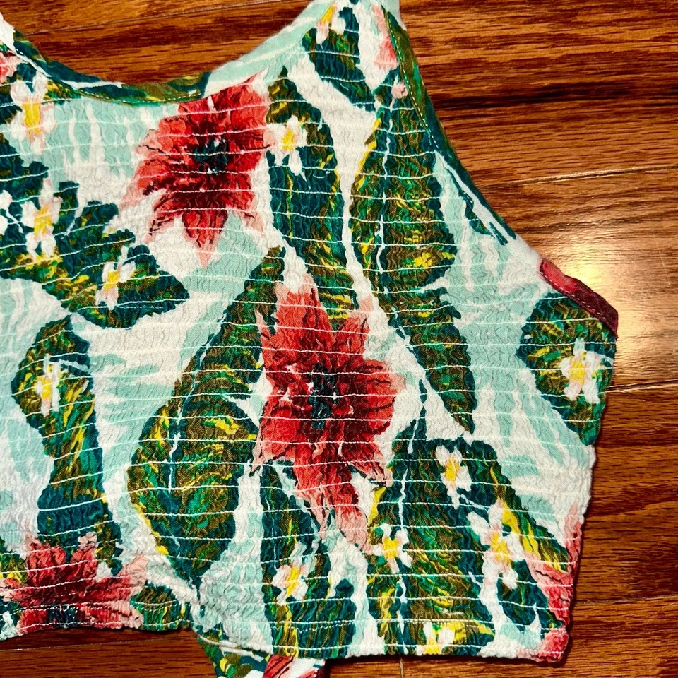 Wildflower x Element Eden Floral Tropical Crop Halter Top Size Medium - Image 3 of 4