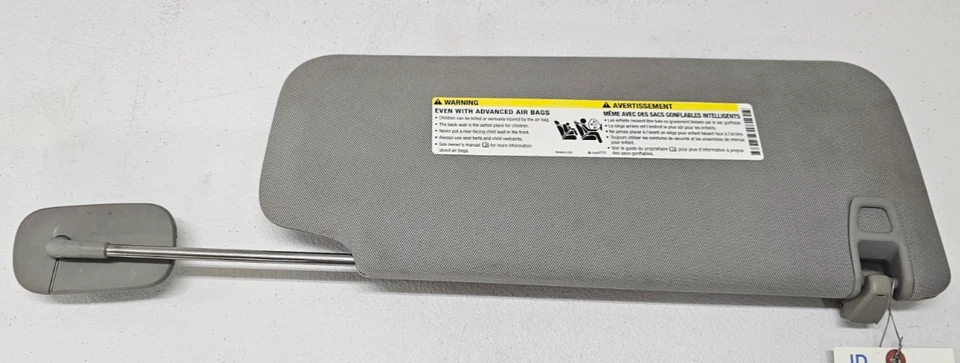 2014-2018 Chevrolet Silverado 1500 Left Driver Side Sun Visor OEM #716535 — 第 2/4 张图片