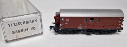 Fleischmann Spur N 839501 Güterwagen Pferdetransportwagen Typ Hakrs-v346, der DB | Zustand: Gebraucht