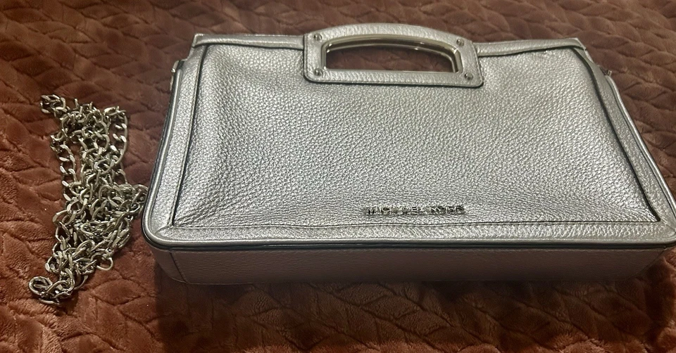 Bolsa de couro Michael Kors alça superior - Prata - Imagem 2 de 4