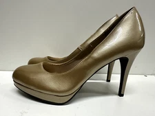 Christian Siriano For Payless women size 8 gold closed toe slip on heel pumps