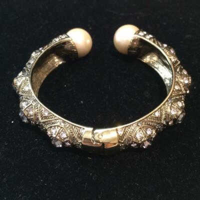 HEIDI DAUS GOLD TONE PEARL ACCENT HINGED RHINESTONE