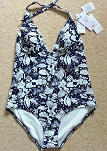 uniqlo swimming costume