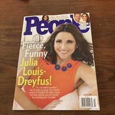 PEOPLE MAGAZINE JUNE 5, 2023 MARY TYLER MOORE  Julia Louis Dreyfus BRAND NEW